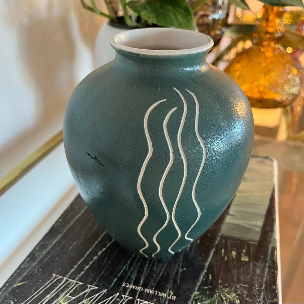 Rare Waylande Gregory 1950s Sgraffito Teal Green Art Deco Moon Face Vase Pottery - Picture 6 of 9